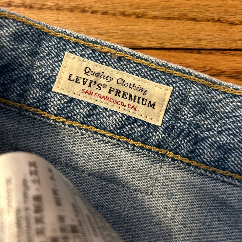 Levi’s 501 Original Fit Women’s Jeans - Picture 9 of 14
